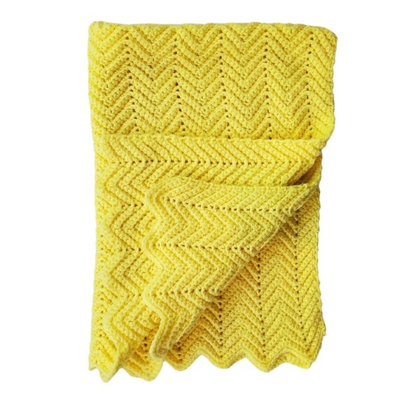 Handmade Crocheted Baby Afghan‎ Pastel Yellow Chevron Crib Blanket 29" x 43" - Picture 6 of 6